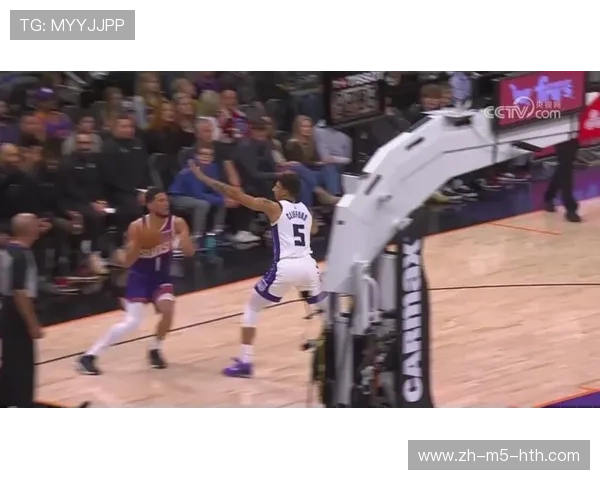 太阳布克连线队友攻破防守