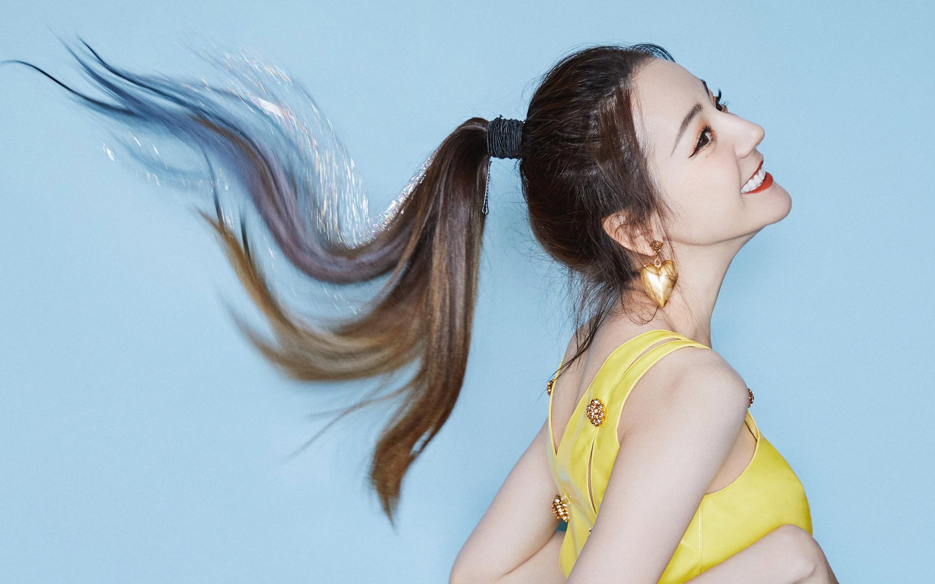 华体会在线登录-青少年足球运动与智能硬件结合，打造未来运动新生态，青少年足球运动蔚然成风