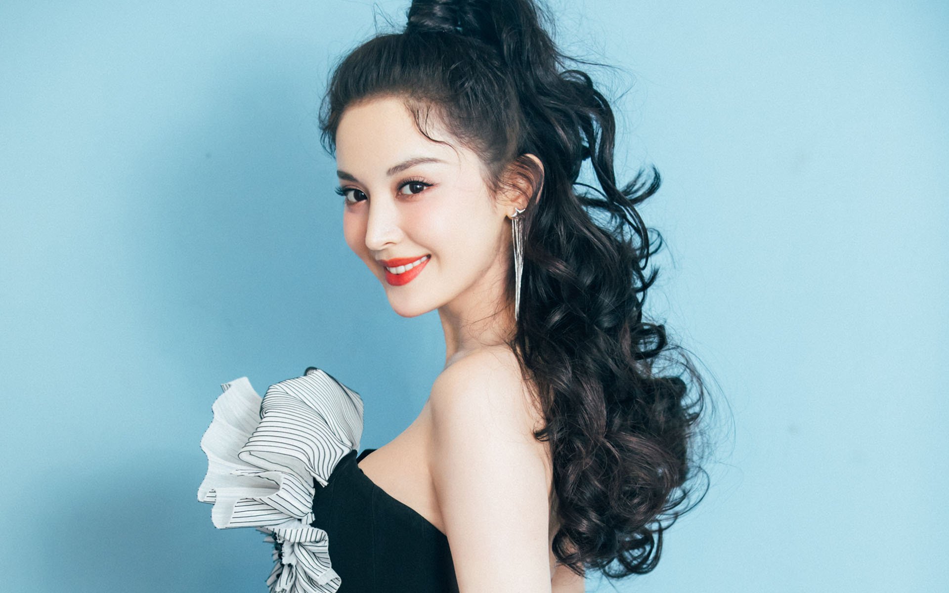 华体会官网入口-五大联赛主教练执教年限与成绩关联分析，五大联赛教练年薪排行